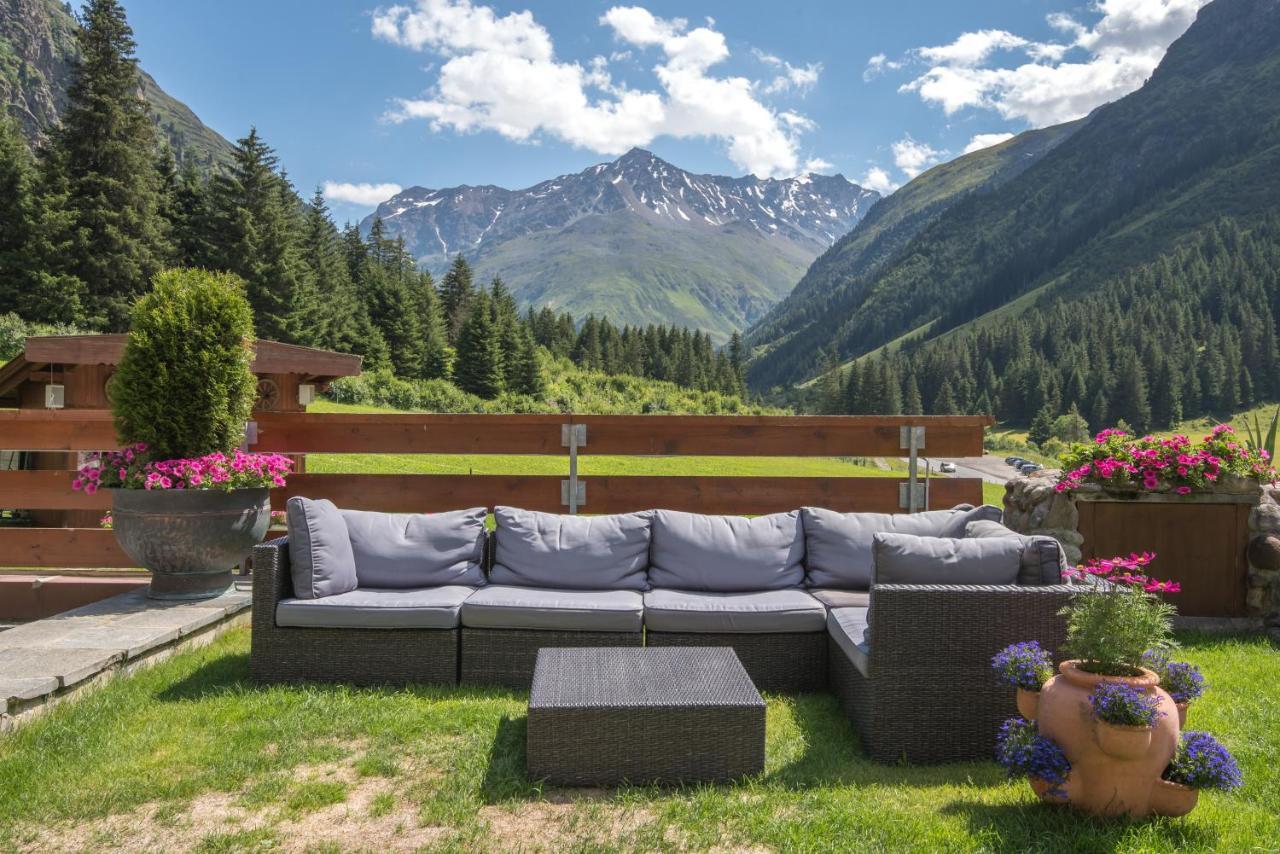 Hotel Sonnblick Sankt Leonhard im Pitztal Exterior foto